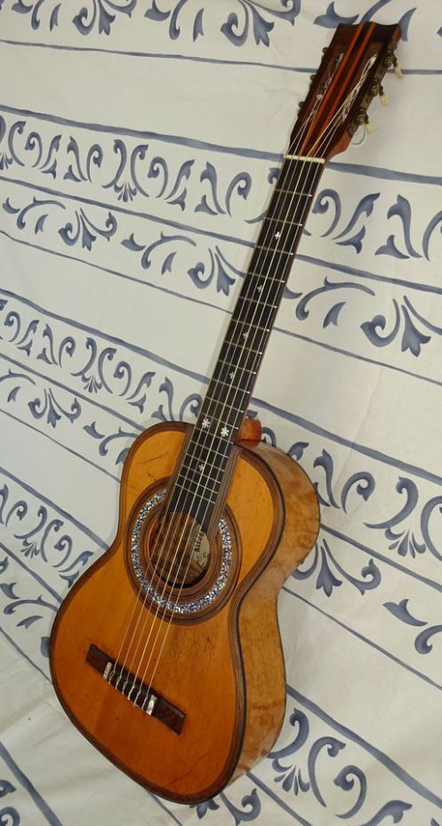 スペインのヴィンテージギター